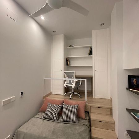 Ferienwohnung Casa De Huespedes Almirante Madrid Exterior foto