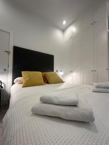 Ferienwohnung Casa De Huespedes Almirante Madrid Exterior foto