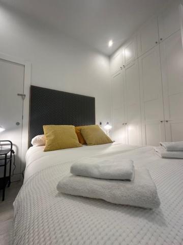 Ferienwohnung Casa De Huespedes Almirante Madrid Exterior foto