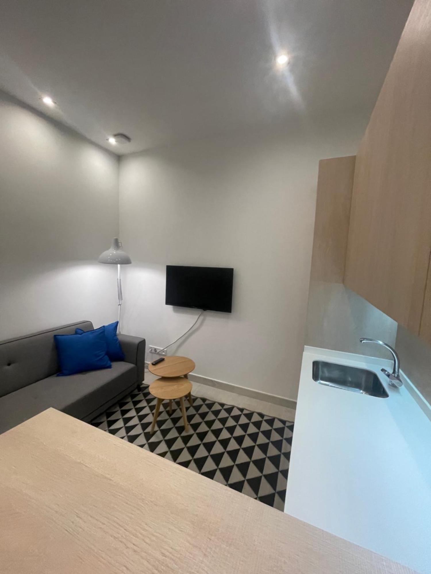 Ferienwohnung Casa De Huespedes Almirante Madrid Exterior foto