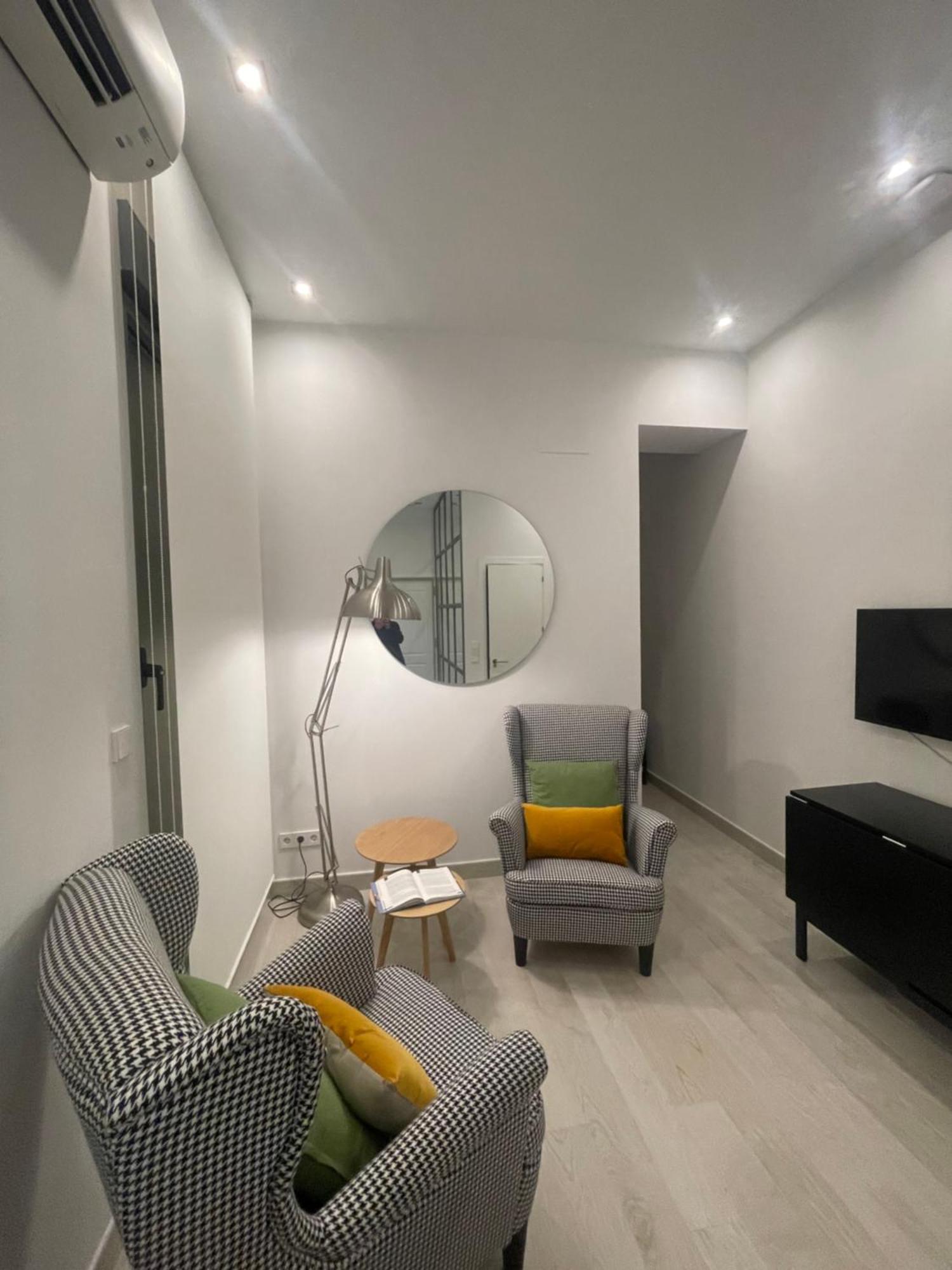 Ferienwohnung Casa De Huespedes Almirante Madrid Exterior foto